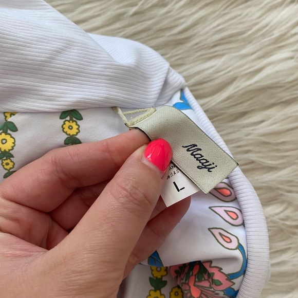 Maaji White Ribbed Pink Floral Reversible Jane Twisted Bikini Top Swimsuit - Picture 9 of 13